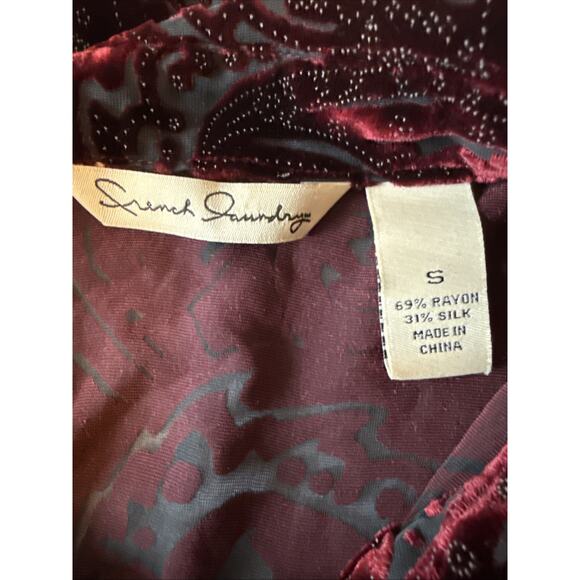 French Laundry Women’s S Whimsigoth Silk Red Velvet Burnout Button Down Shirt - Picture 5 of 9